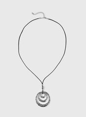 Vespera Pendant Necklace Silver / Black