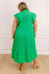 Sunny Spritzer Tiered Midi Dress in Kelly Green Curves